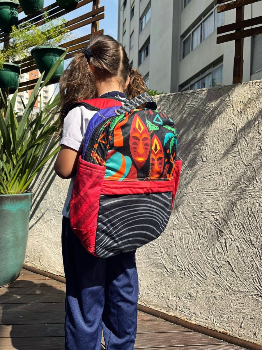 Shopping Itaigara reforça compromisso sustentável com coleta de abadás usados 