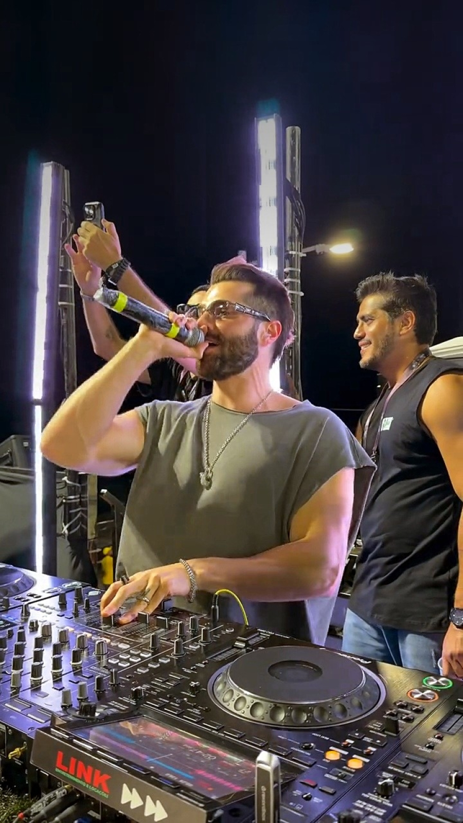 Alok arrasta multidão e reforça mistura de ritmos no Carnaval de Salvador