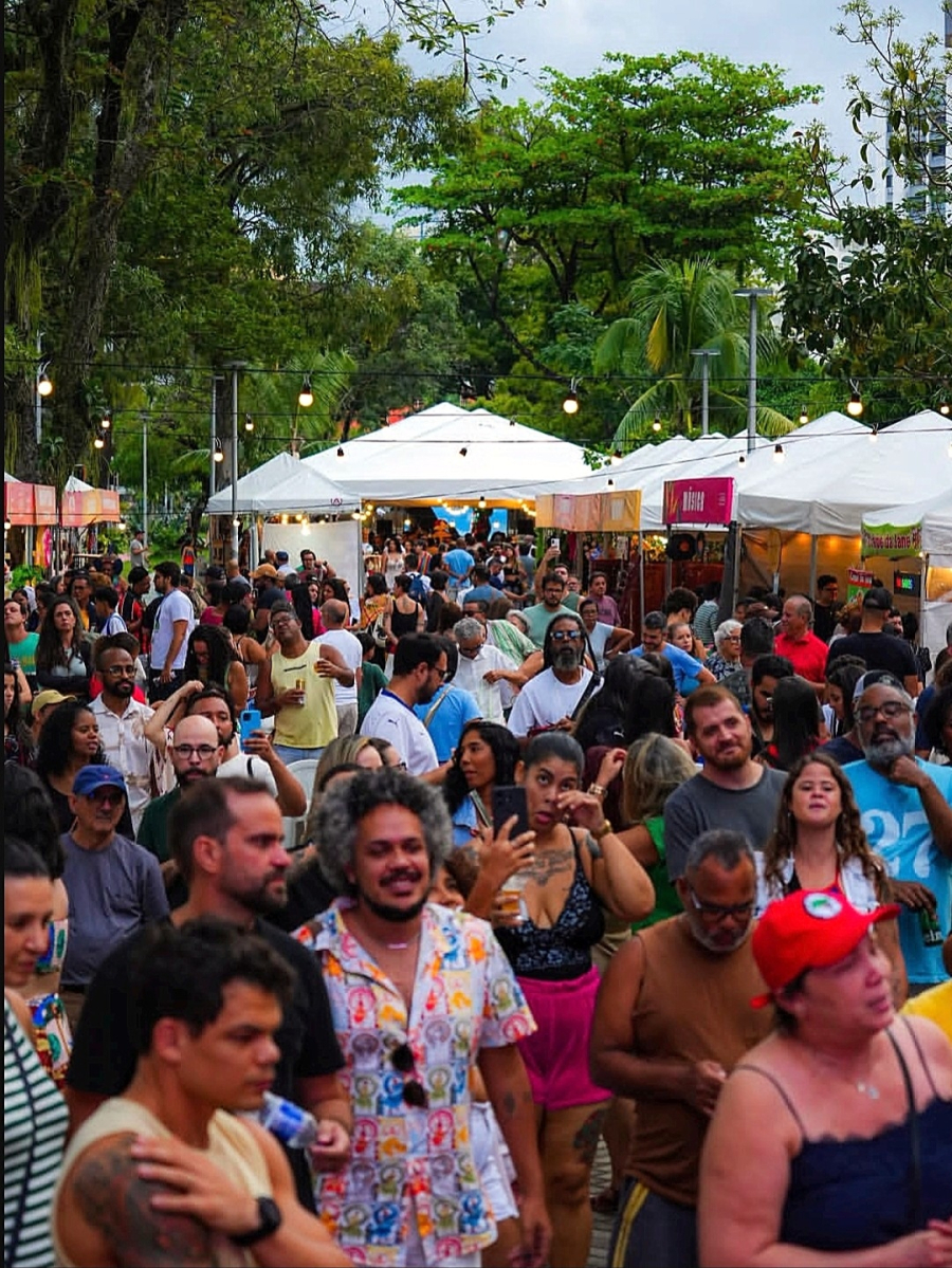A Feira da Cidade movimenta a Praça N.S. da Assunção com cultura, música e gastronomia