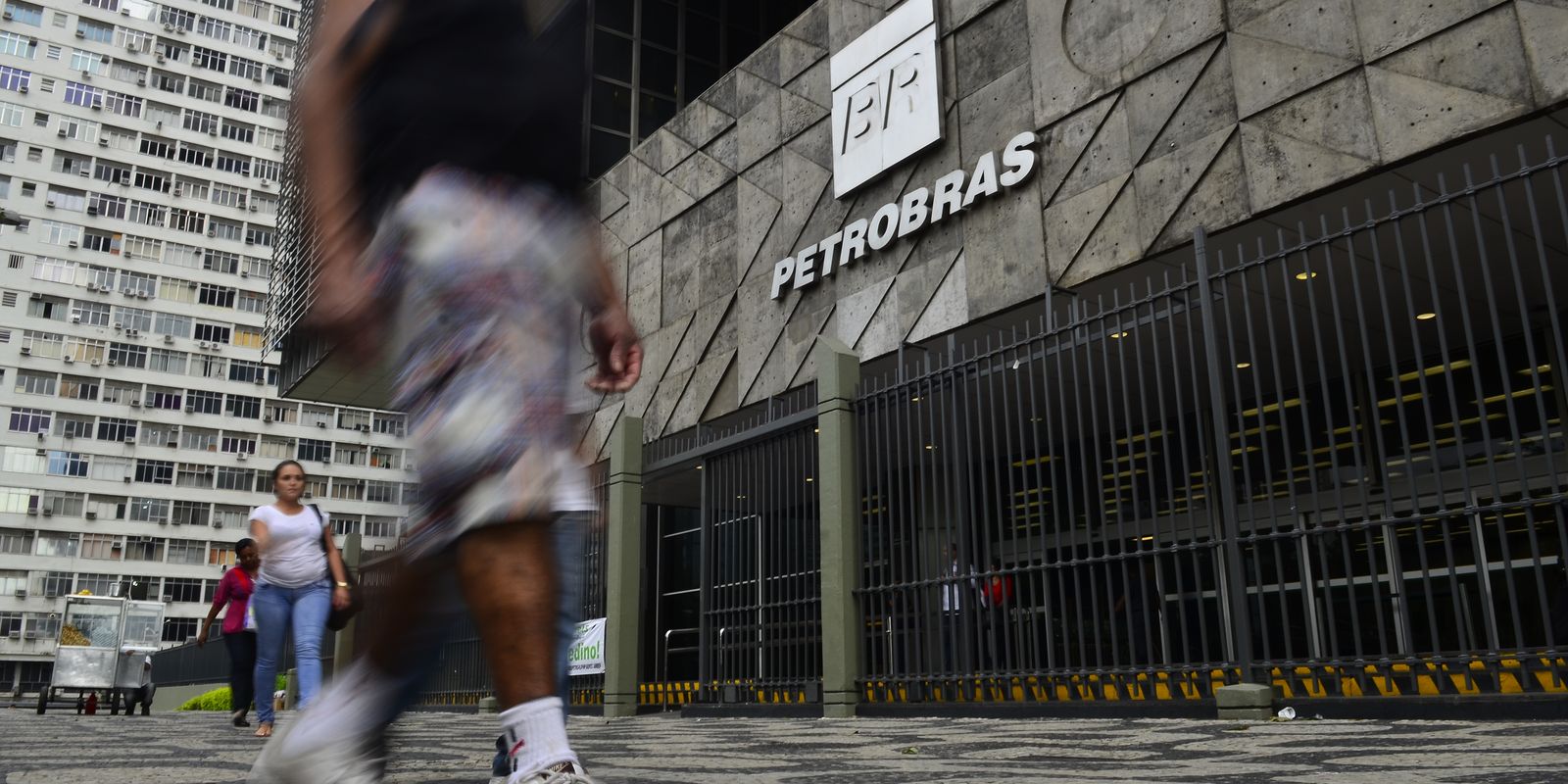 Petrobras reajusta preço do querosene de aviação em 55%